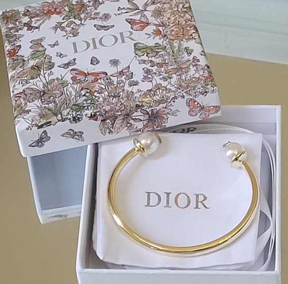 Christian Dior Logo Pearl Tribales Bracelet With Box - Picture 1 of 14